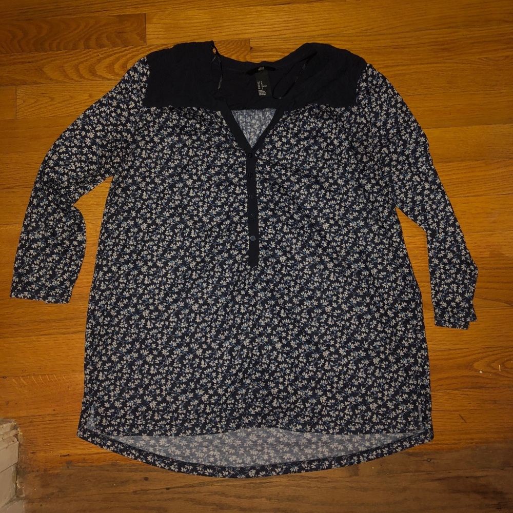 H & M shirt size medium